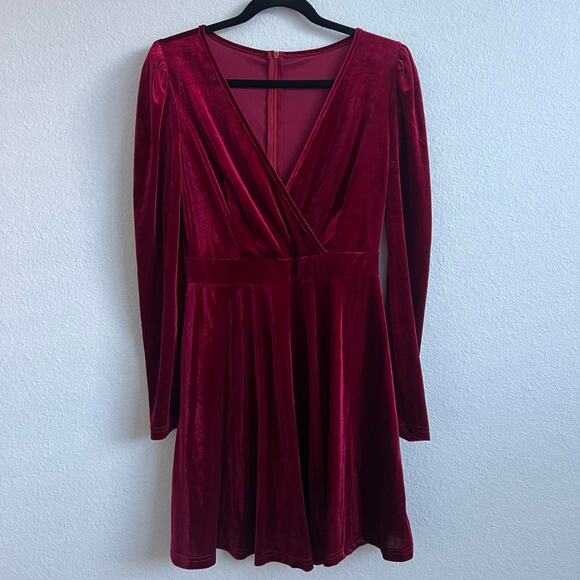 Red velvet mini dress - Picture 2 of 5